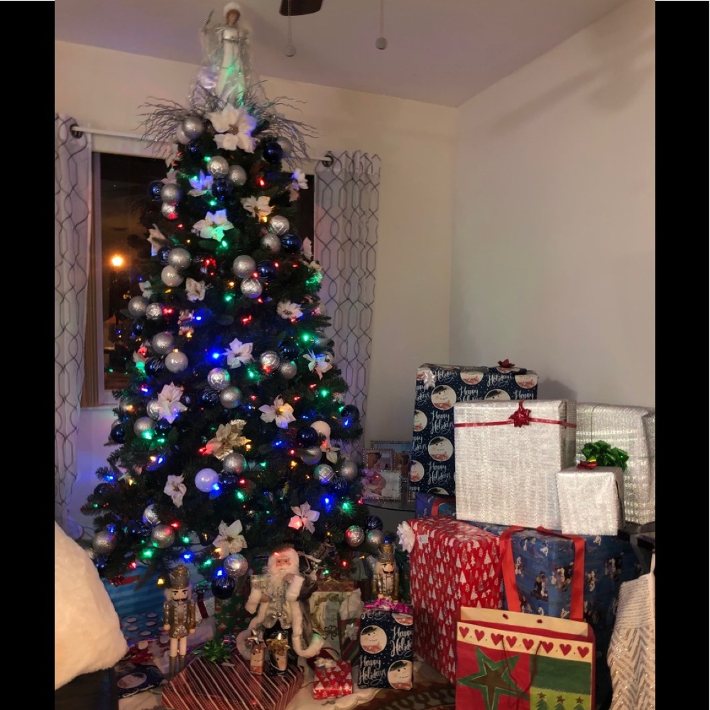 🎉🎀🎁‘‘Tis the season 🎁🎀🎉